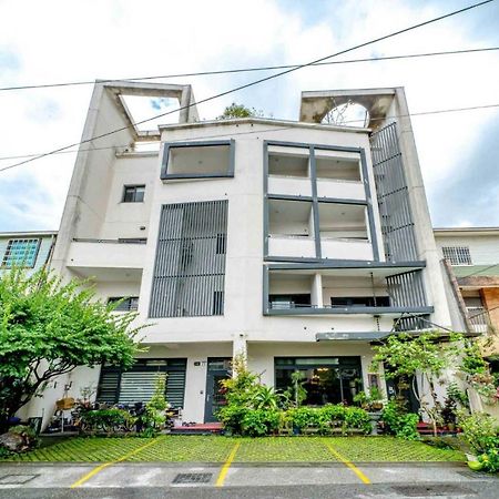 五葉松民宿-電梯民宿 近慈濟中小學及慈科大及人社院 Hualien Exterior foto